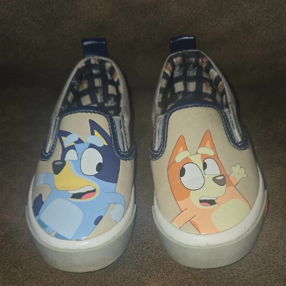 4 Pair Kids Shoes, Sketcher Minecraft, Nike, Bluey And Black Pair Sz 7-8 - Picture 7 of 9